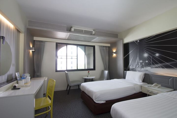 Room 16 of 30
