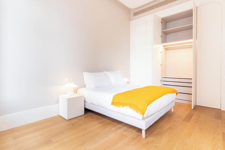 Room 3 of 234