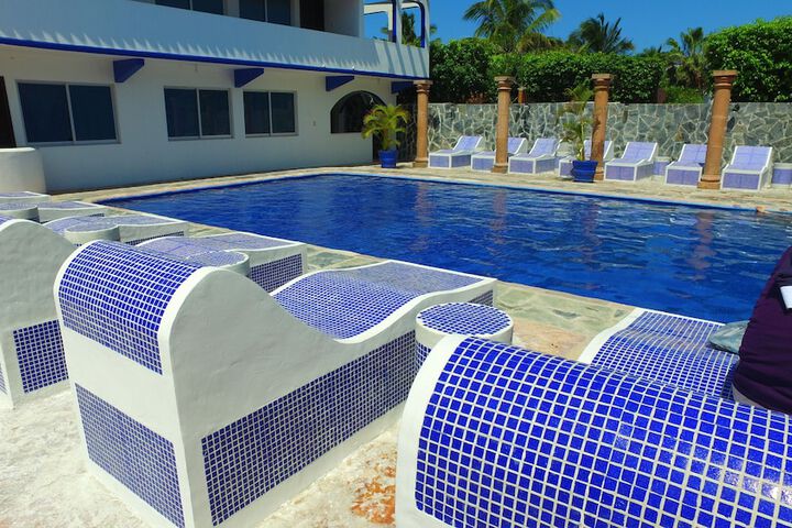 Pool 19 of 44