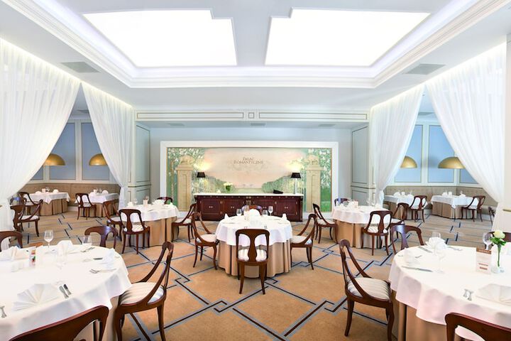 Dining 70 of 89