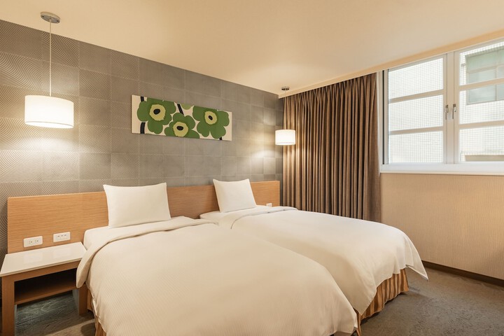 Room 6 of 55