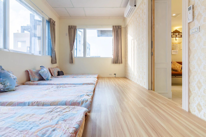 Room 3 of 10