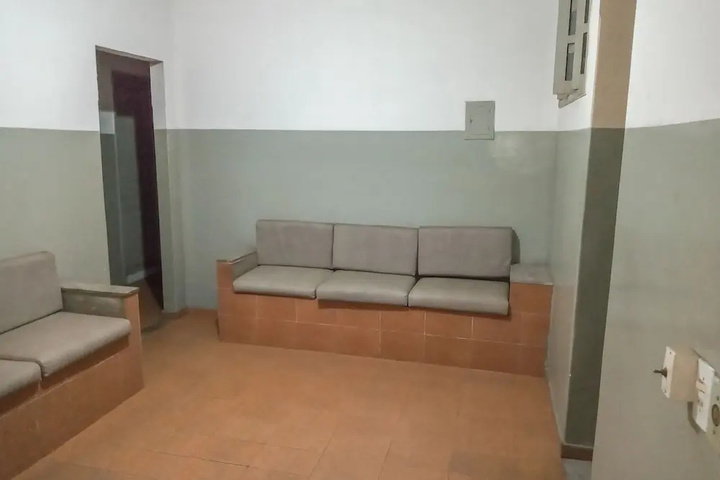 Room 11 of 11