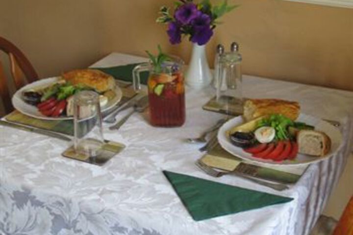 Dining 11 of 20