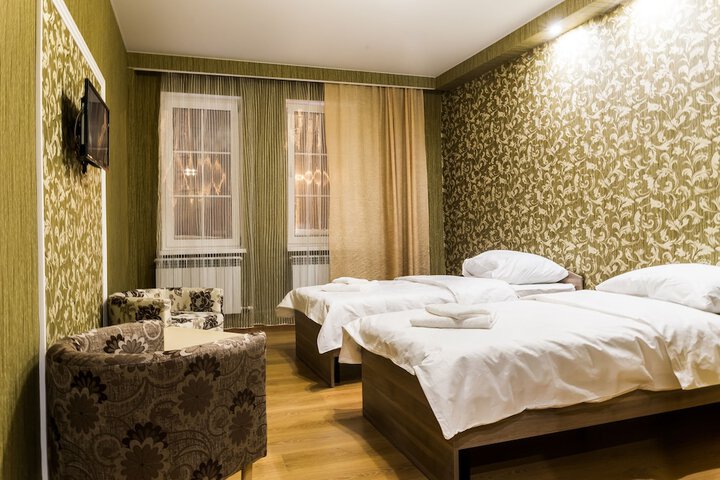 Room 4 of 37