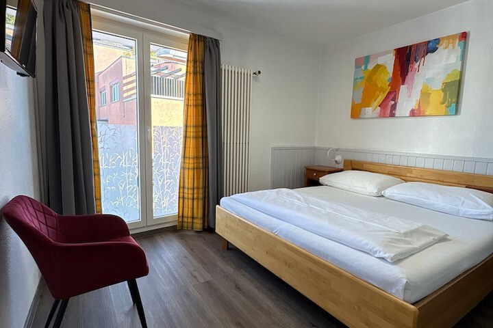 Room 28 of 69