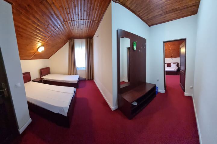 Room 8 of 113