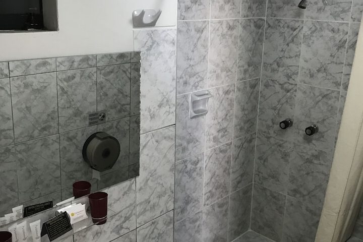 Room 15 of 35
