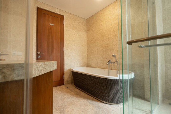 Room 21 of 29