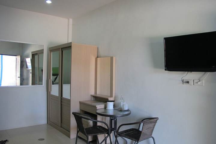 Room 17 of 38