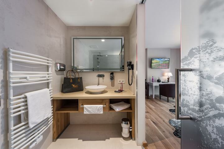 Room 41 of 68