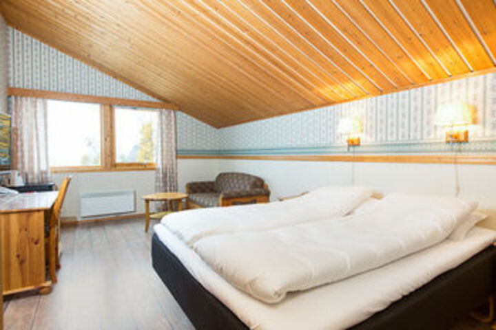 Room 3 of 12
