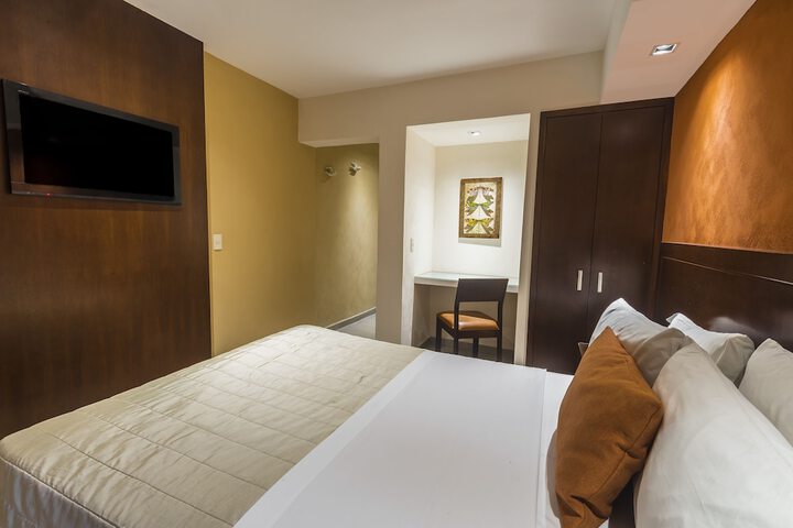 Room 16 of 37
