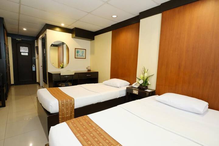 Room 6 of 23