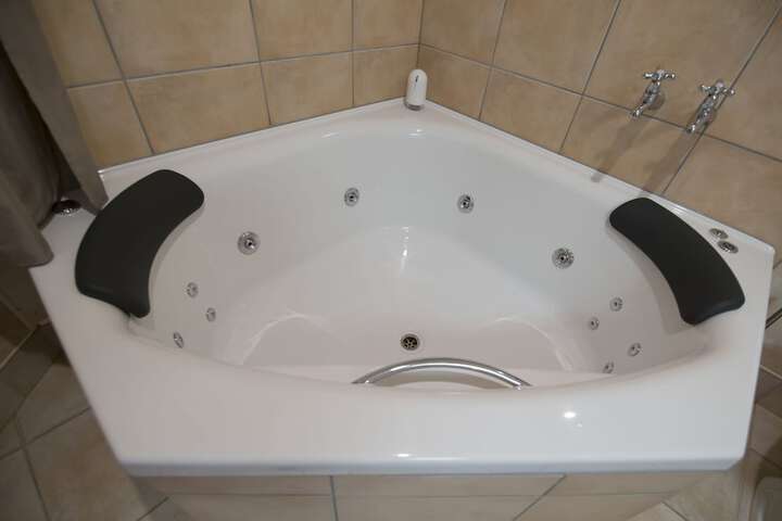 Hot Tub 26 of 38