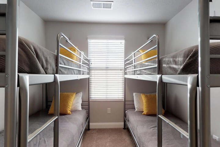Room 12 of 64