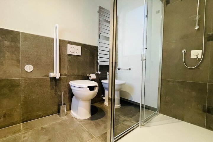 Room 13 of 21