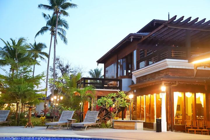 Dining 23 of 62