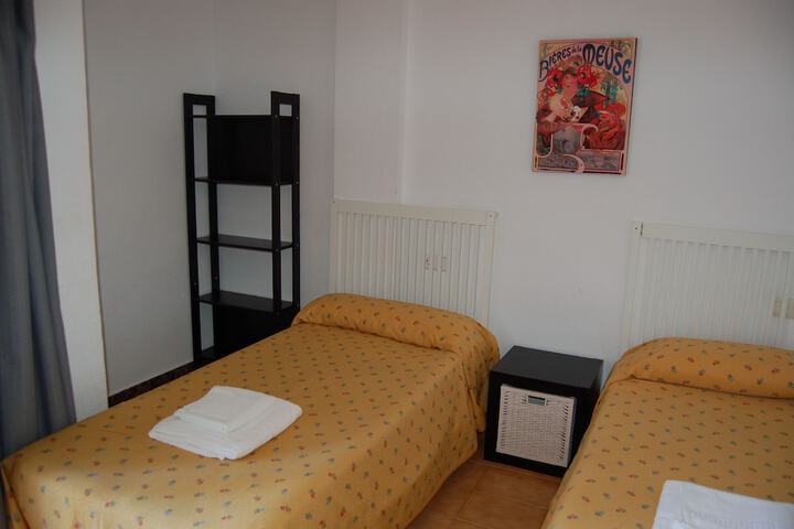 Room 3 of 53