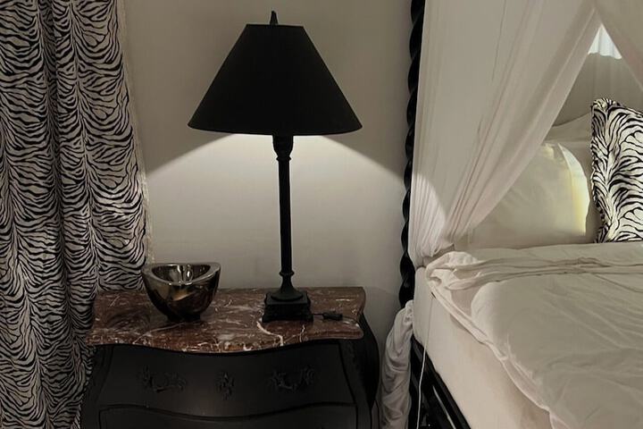 Room 12 of 107