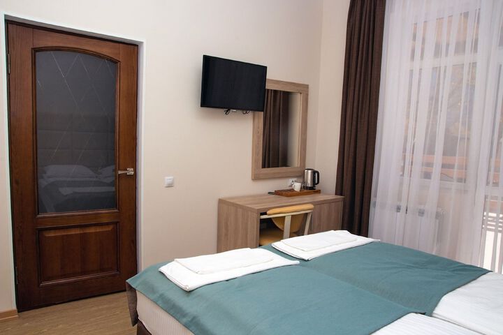 Room 6 of 26