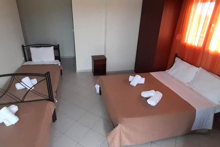 Room 14 of 34
