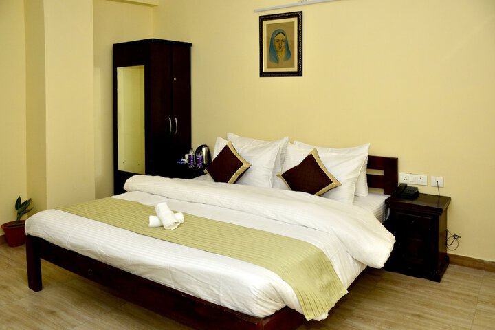 Room 16 of 37