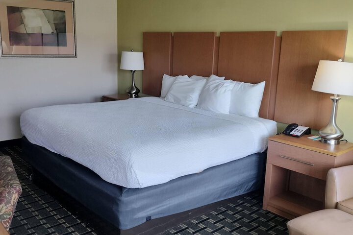 Room 65 of 190