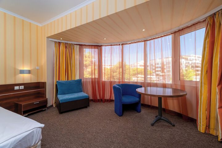 Room 35 of 117