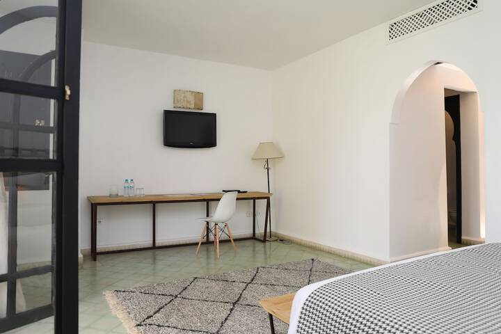 Room 18 of 164