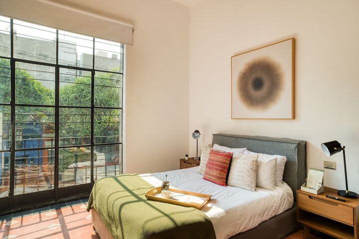 Room 25 of 140