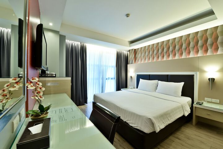 Room 10 of 35