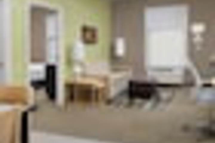 Room 26 of 108