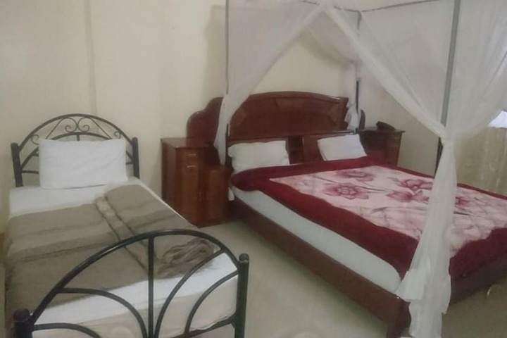 Room 8 of 14