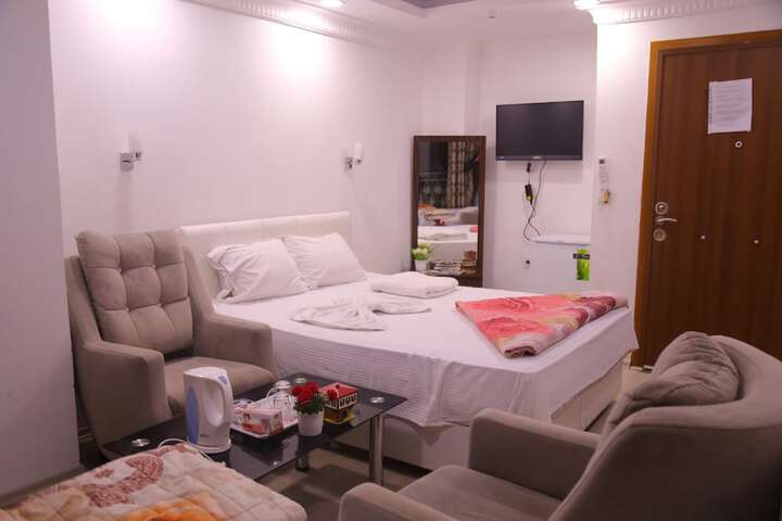 Room 10 of 35