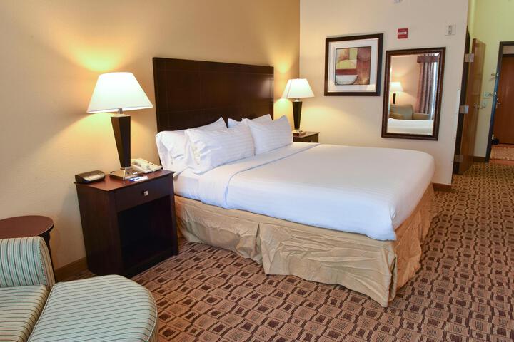 1 King Bed (1 of 6)