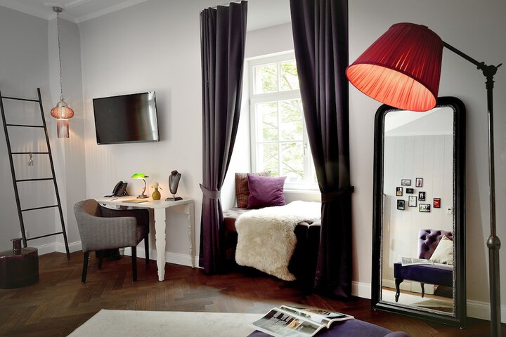 Room 21 of 49