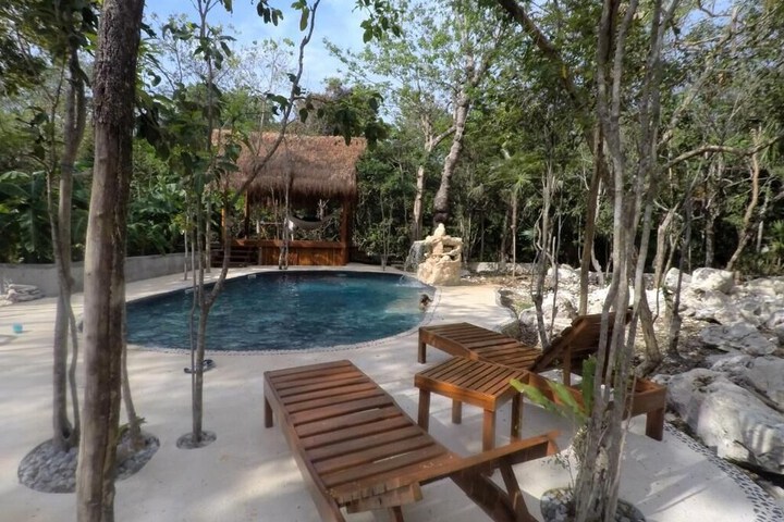Pool 11 of 26