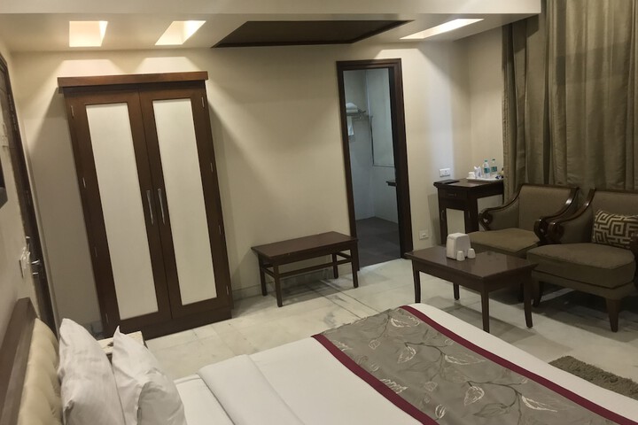Room 60 of 288