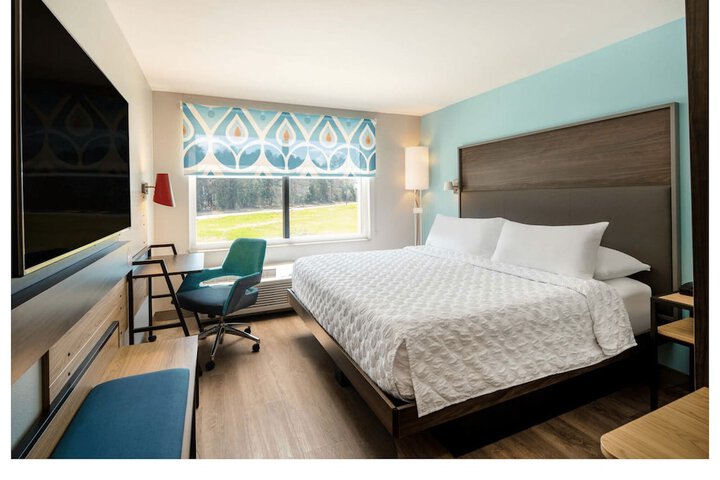 1 King Bed (5 of 14)