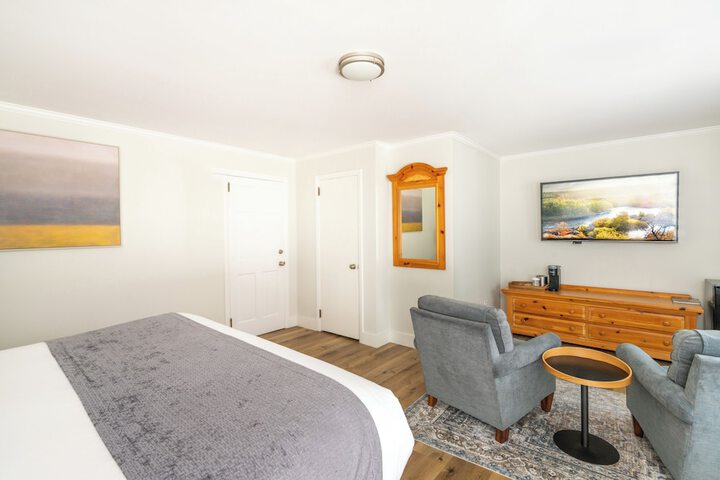 Room 4 of 22