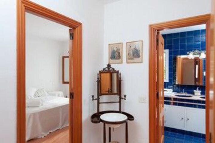 Room 7 of 38