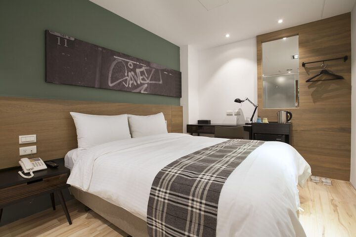 Room 10 of 36