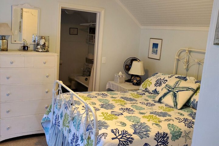 Room 6 of 40