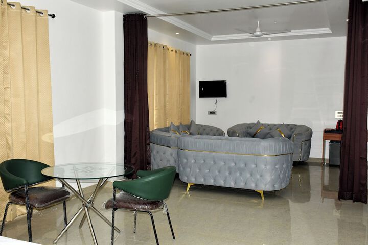 Room 19 of 94
