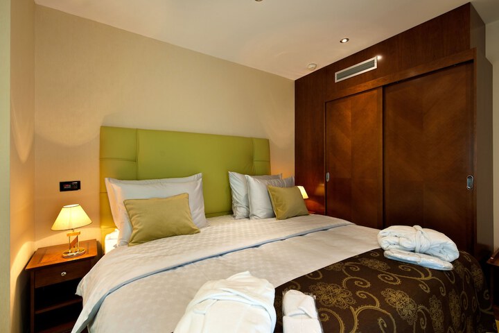 Room 30 of 69
