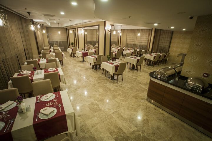 Dining 40 of 50