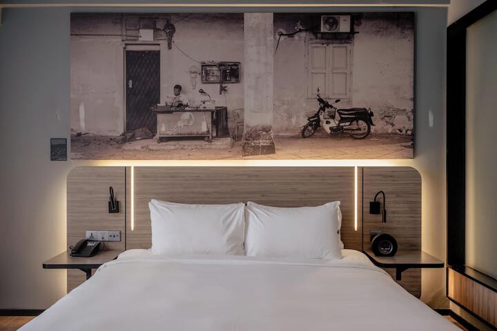 Room 7 of 39