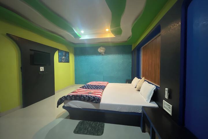 Room 21 of 94