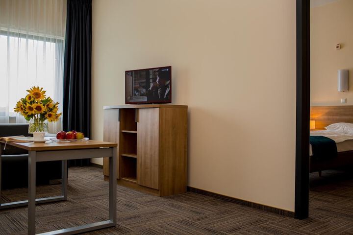 Room 15 of 50